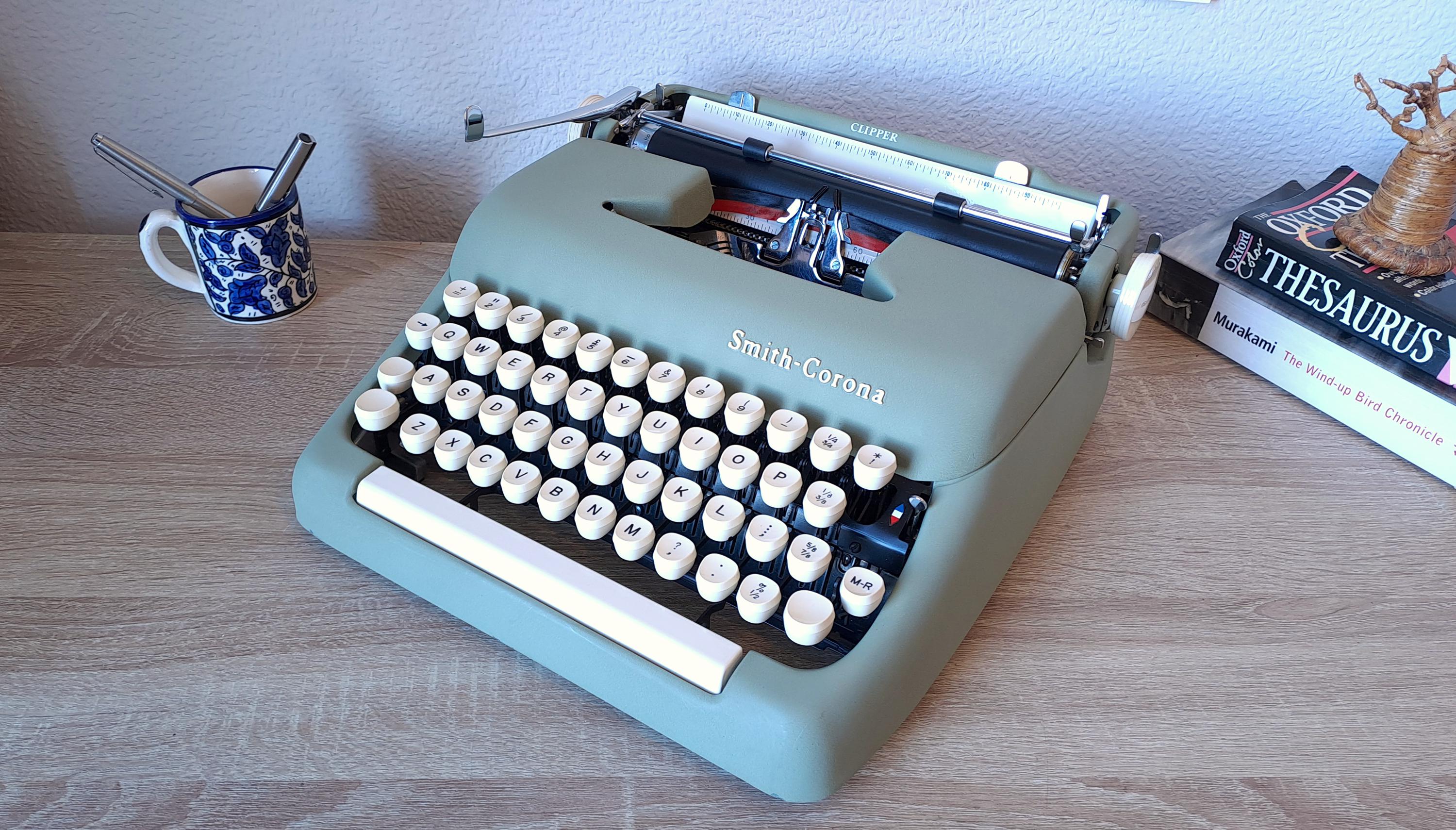 Smith-Corona Clipper Typewriter, Uncommon Seafoam Green & Holiday Case