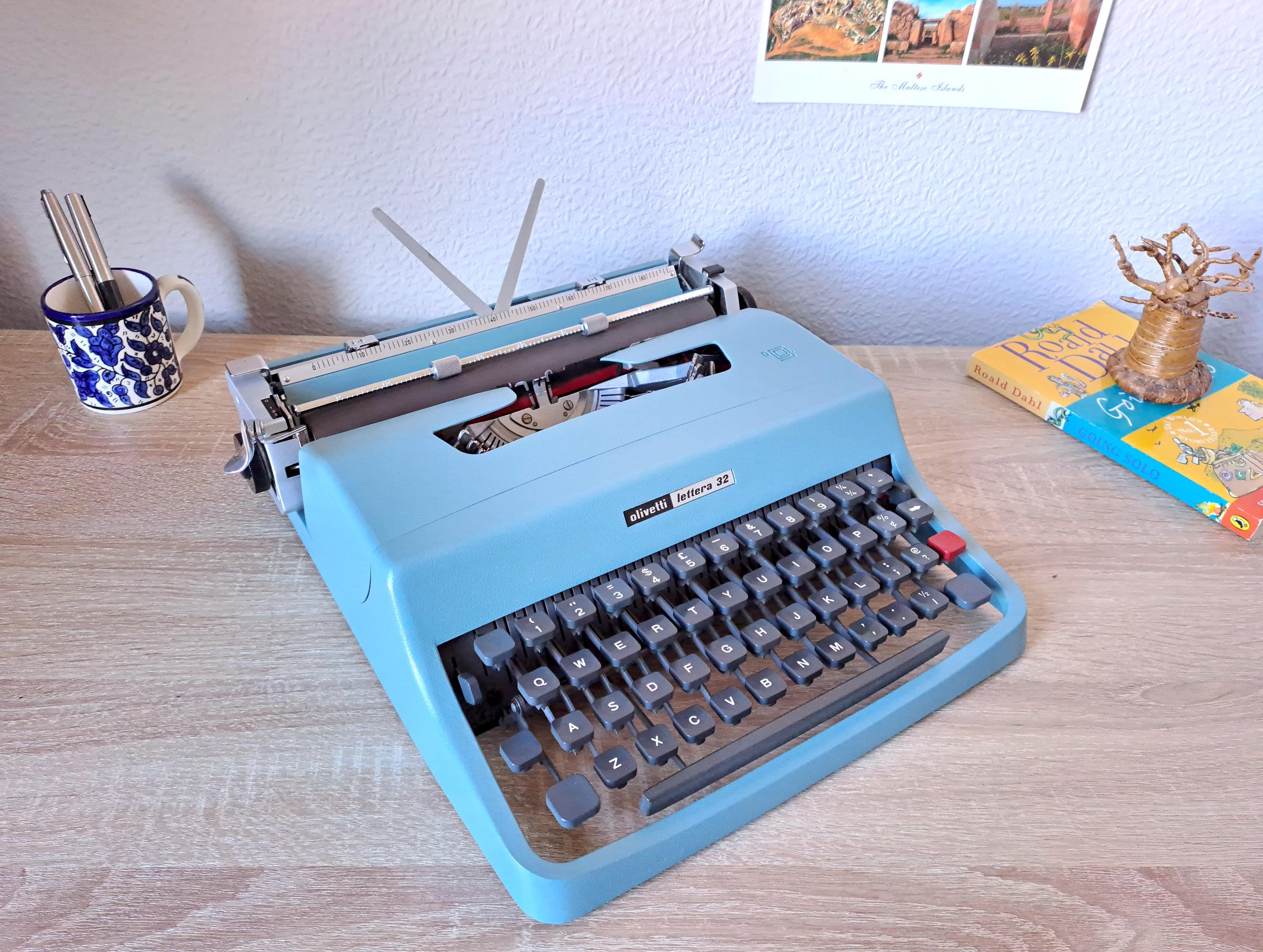 Vertical Script Olivetti Lettera 32 Typewriter, New Platen