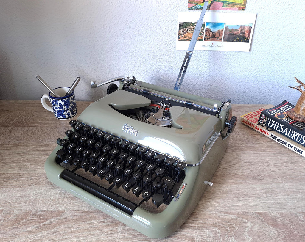 Erika Model 10 Typewriter