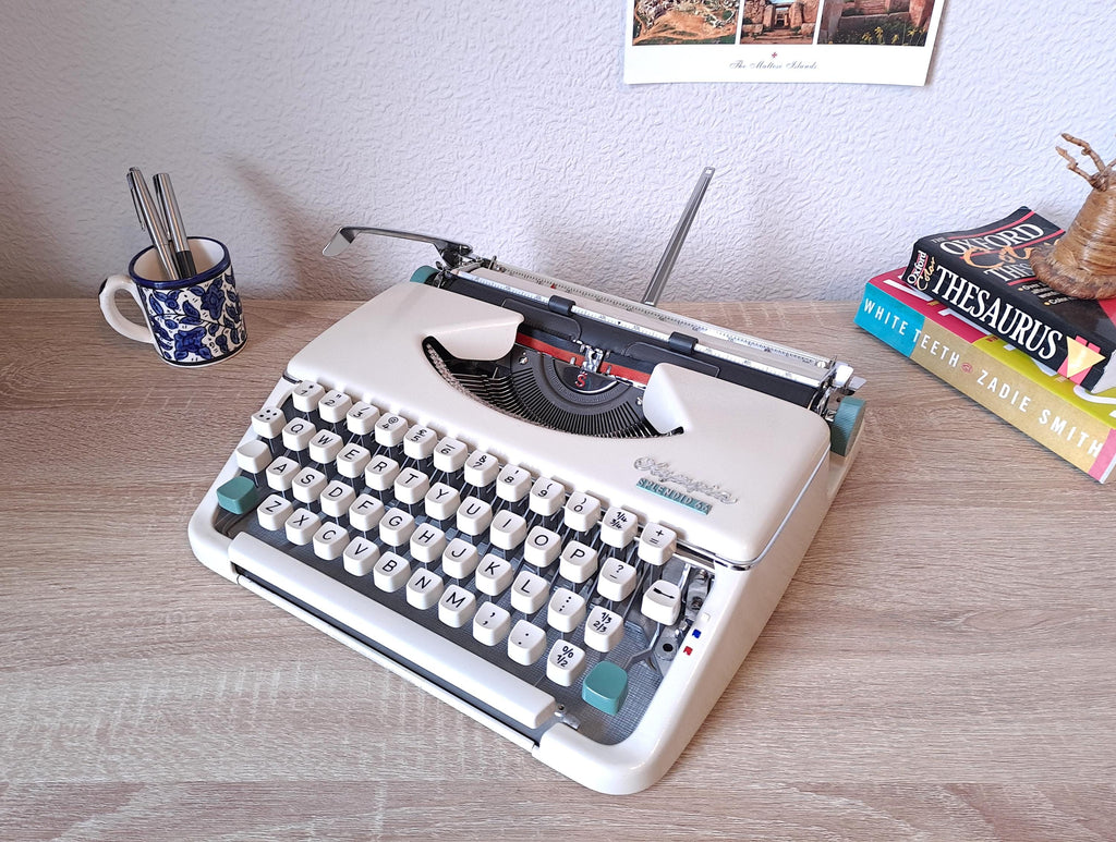 Olympia Splendid 66 Typewriter