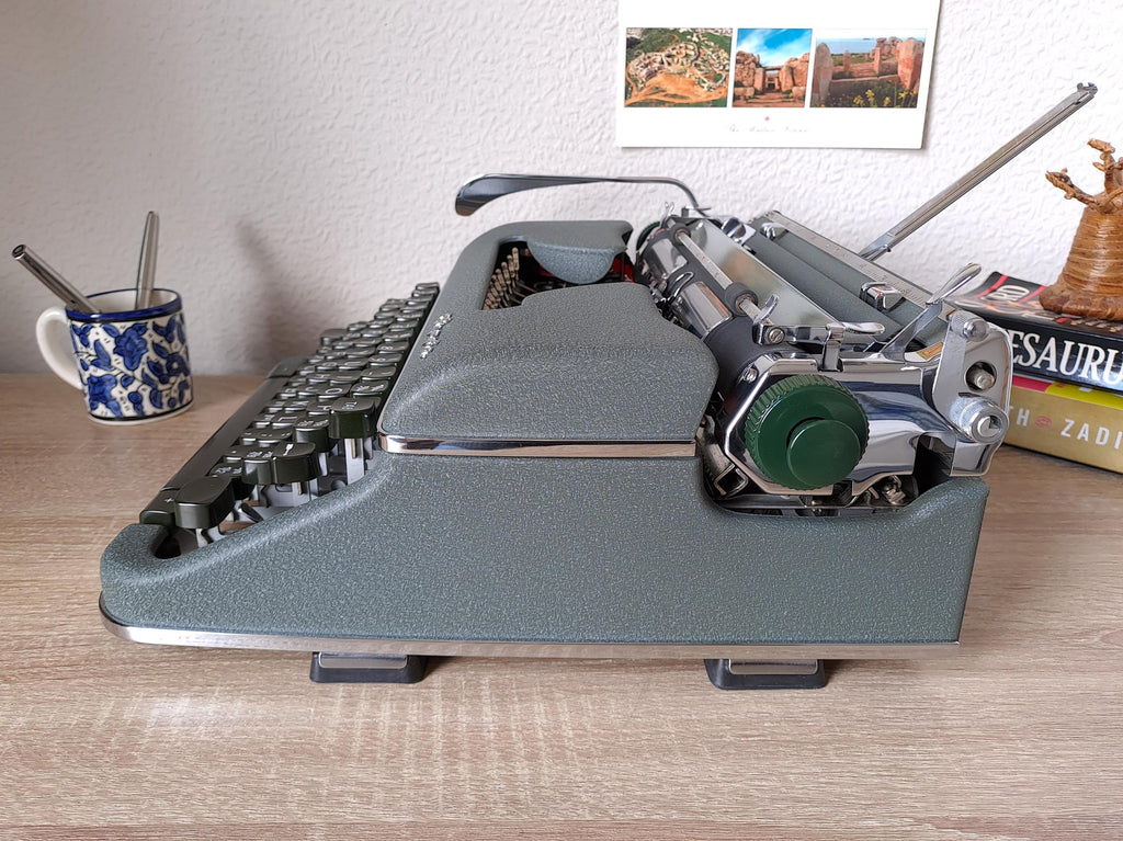 Olympia SM4 Typewriter, New Platen