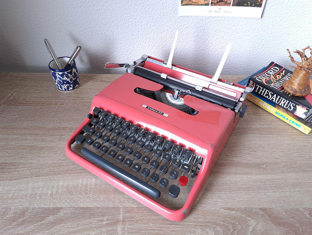Olivetti Lettera 22 Typewriter