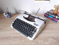 Script (cursive) Olympia Splendid 66 Typewriter