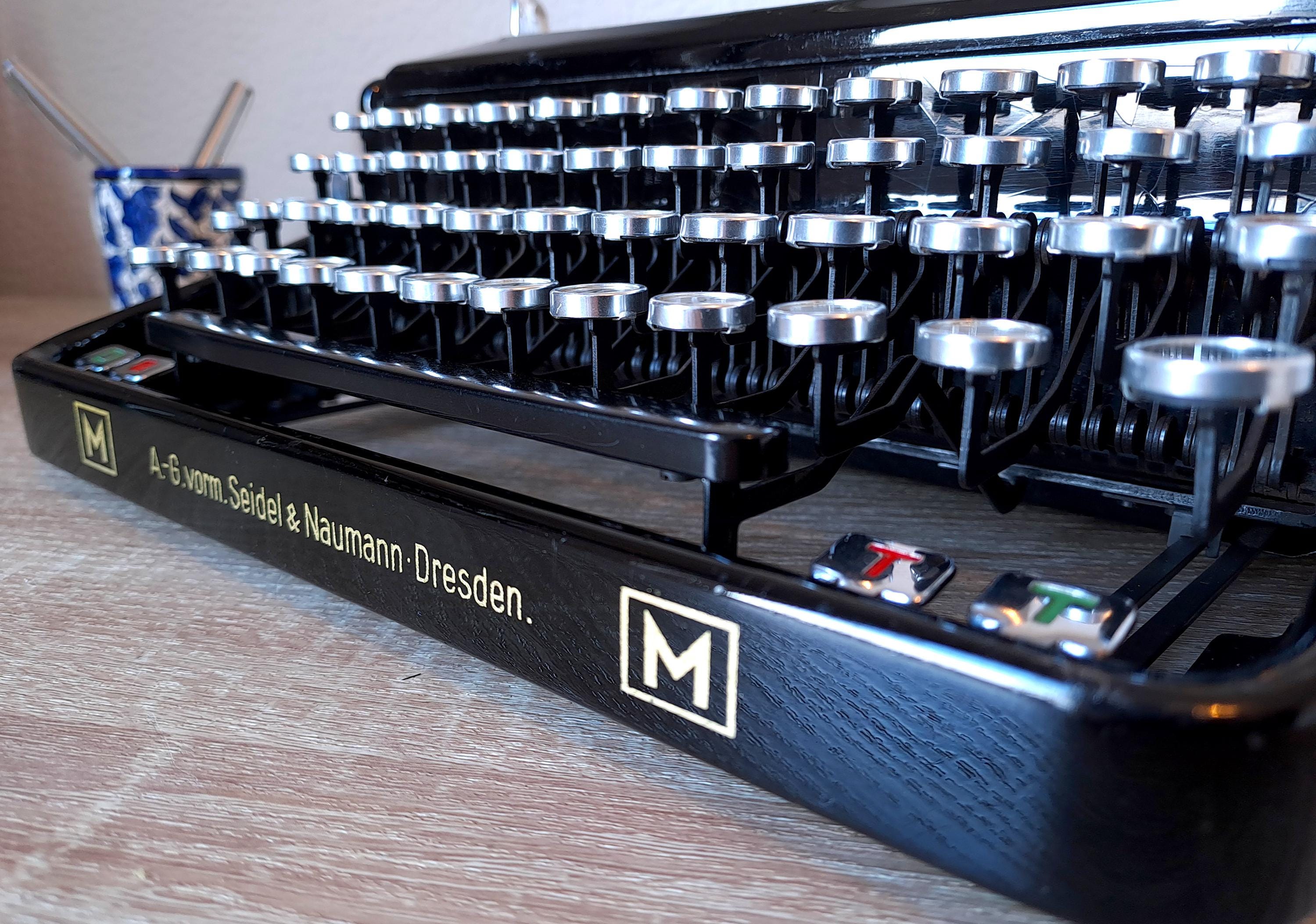 Erika Model M Typewriter, New Platen