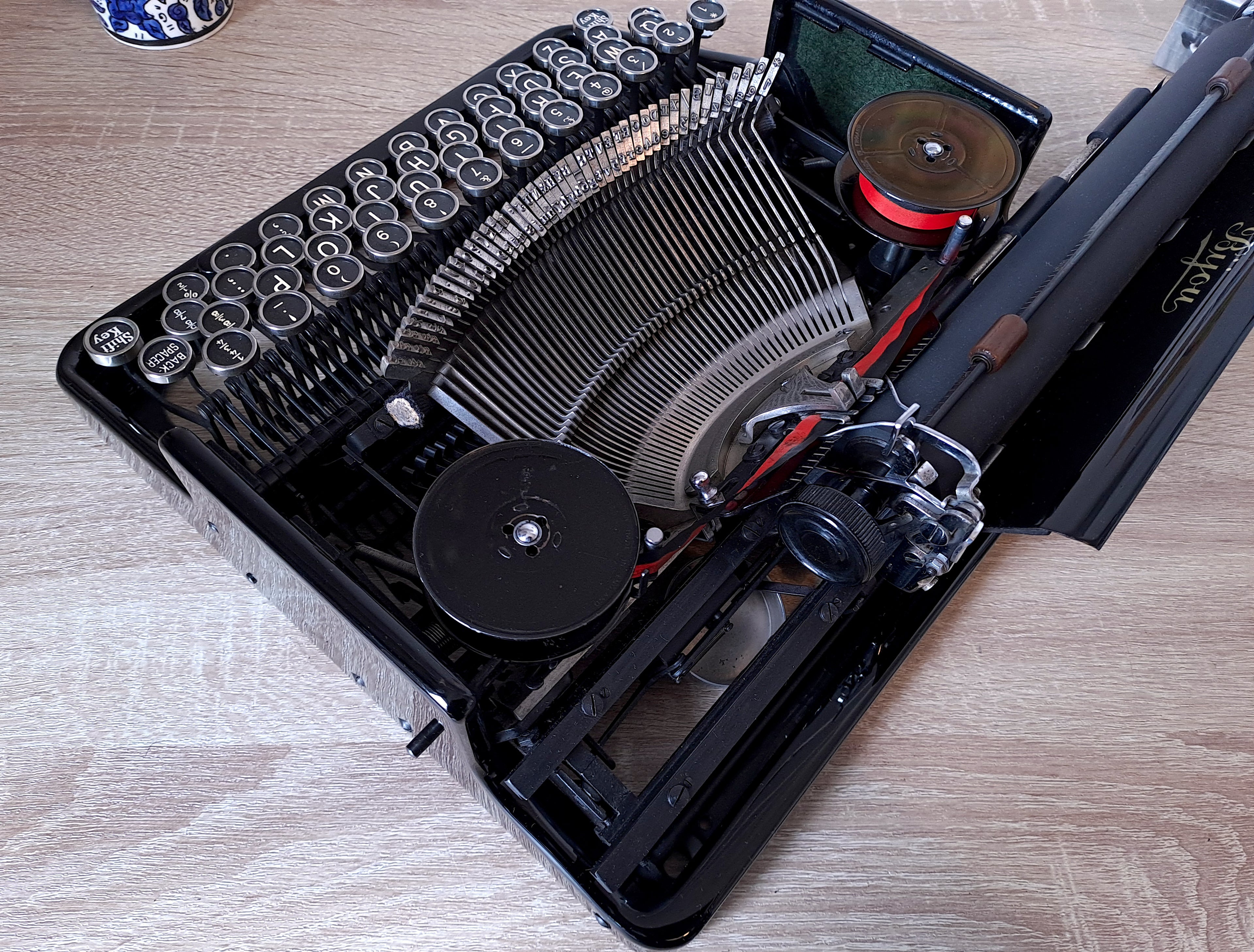 Bijou 5 Typewriter, New Platen