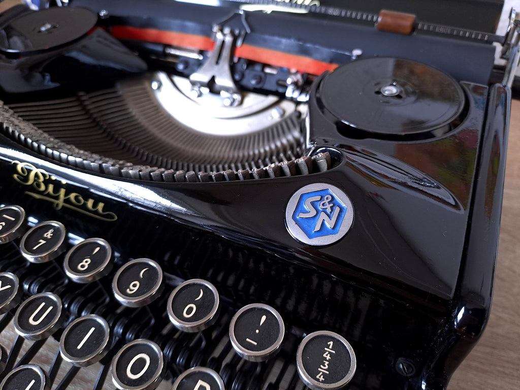 Bijou 5 Typewriter, New Platen