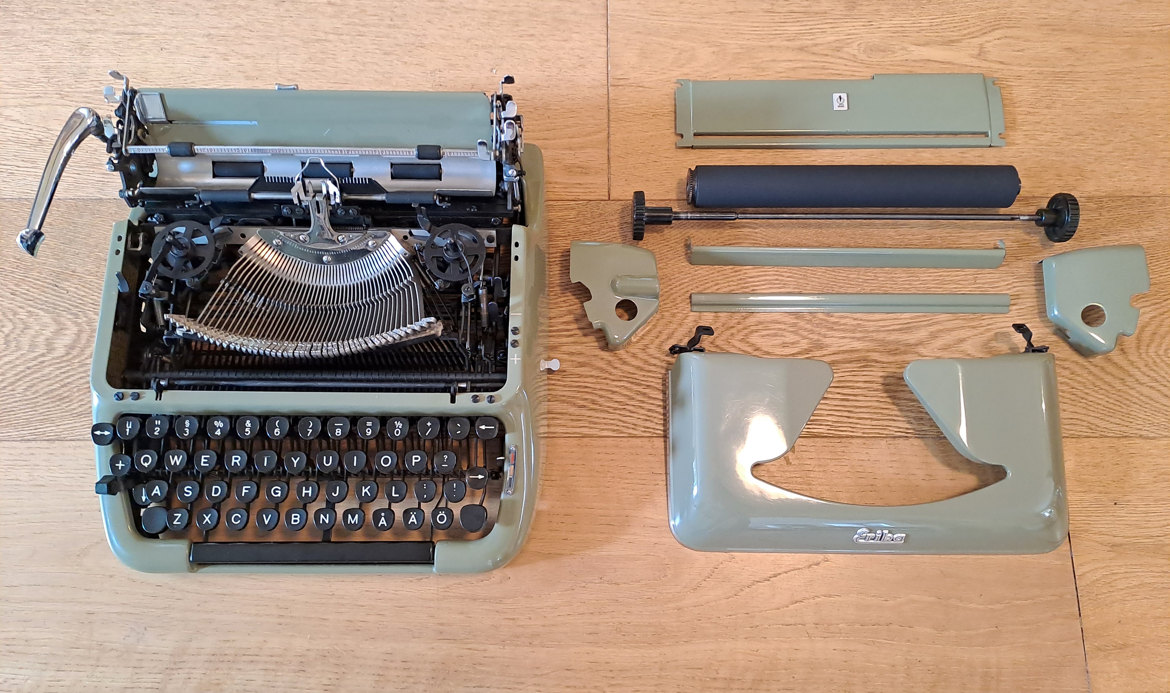 Erika Model 10 Typewriter