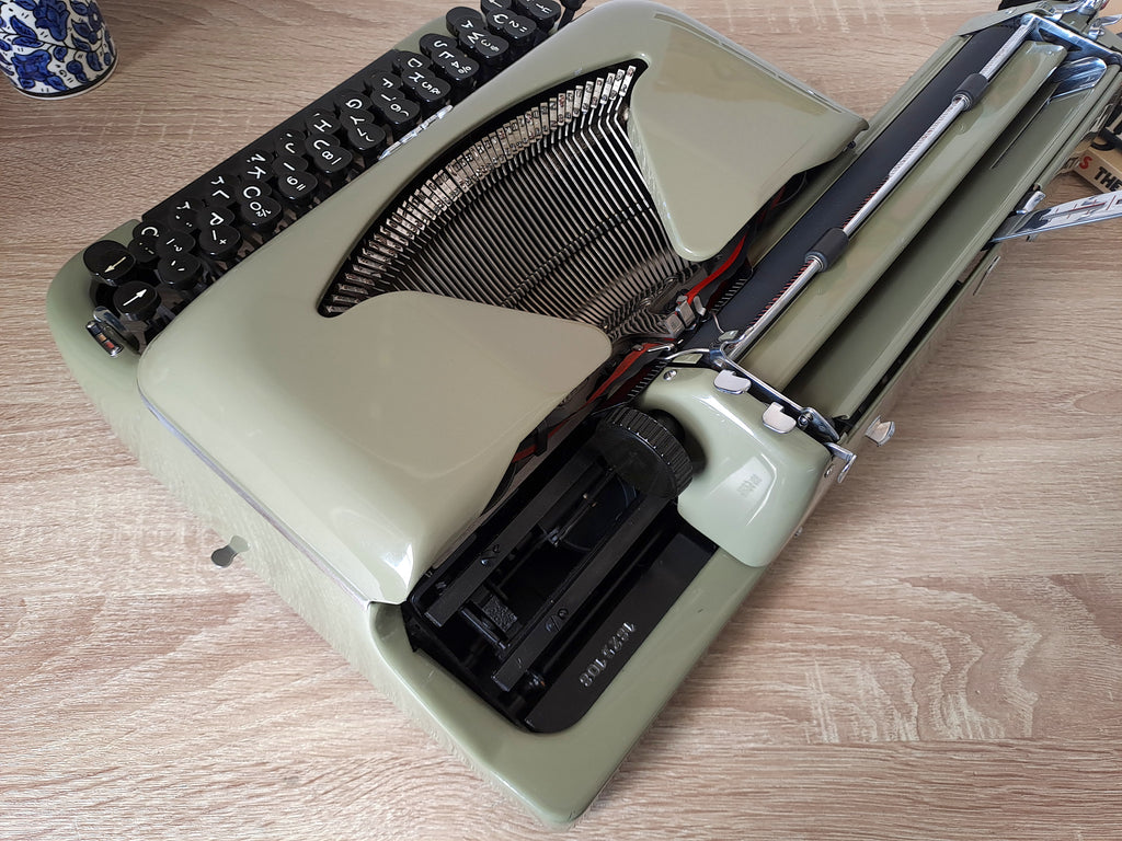 Erika Model 10 Typewriter