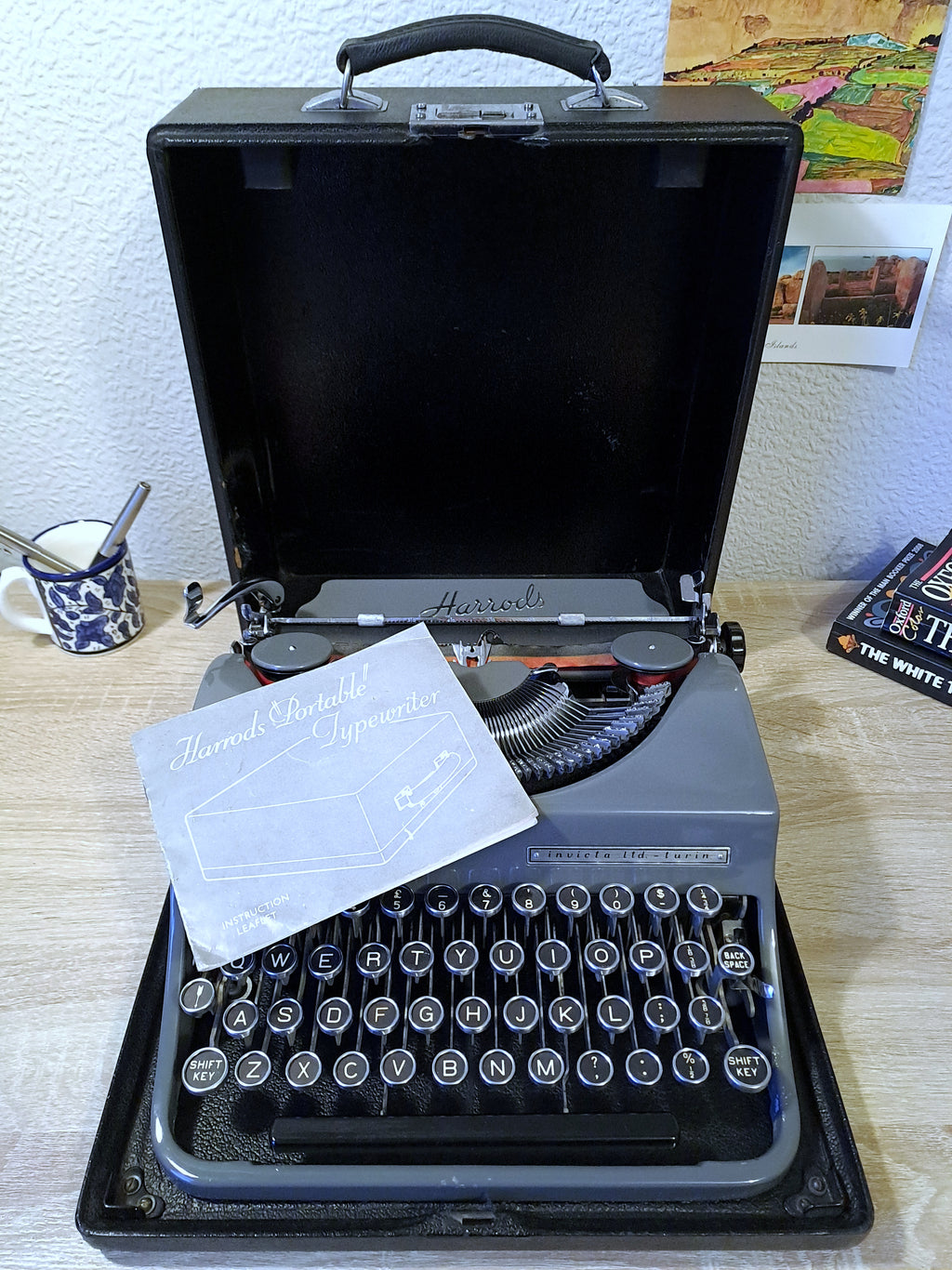 Harrods Invicta Typewriter (MP1)
