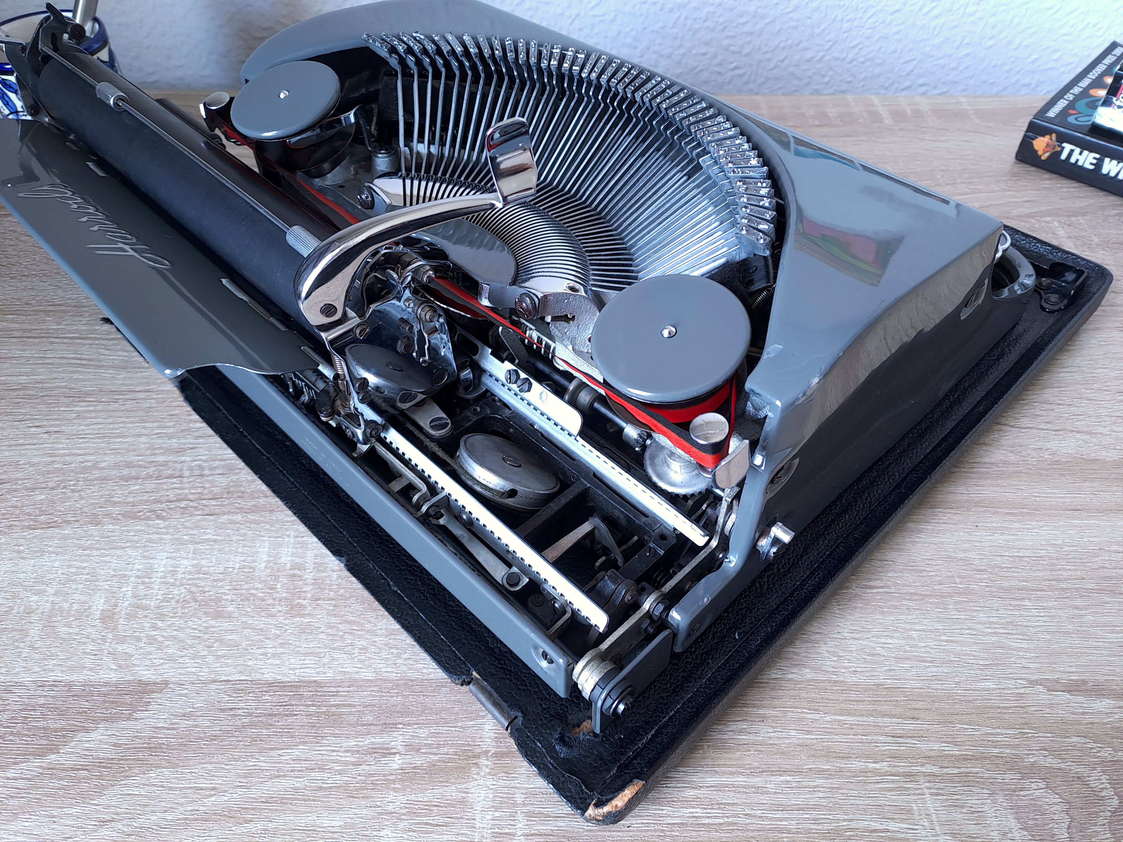 Harrods Invicta Typewriter (MP1)