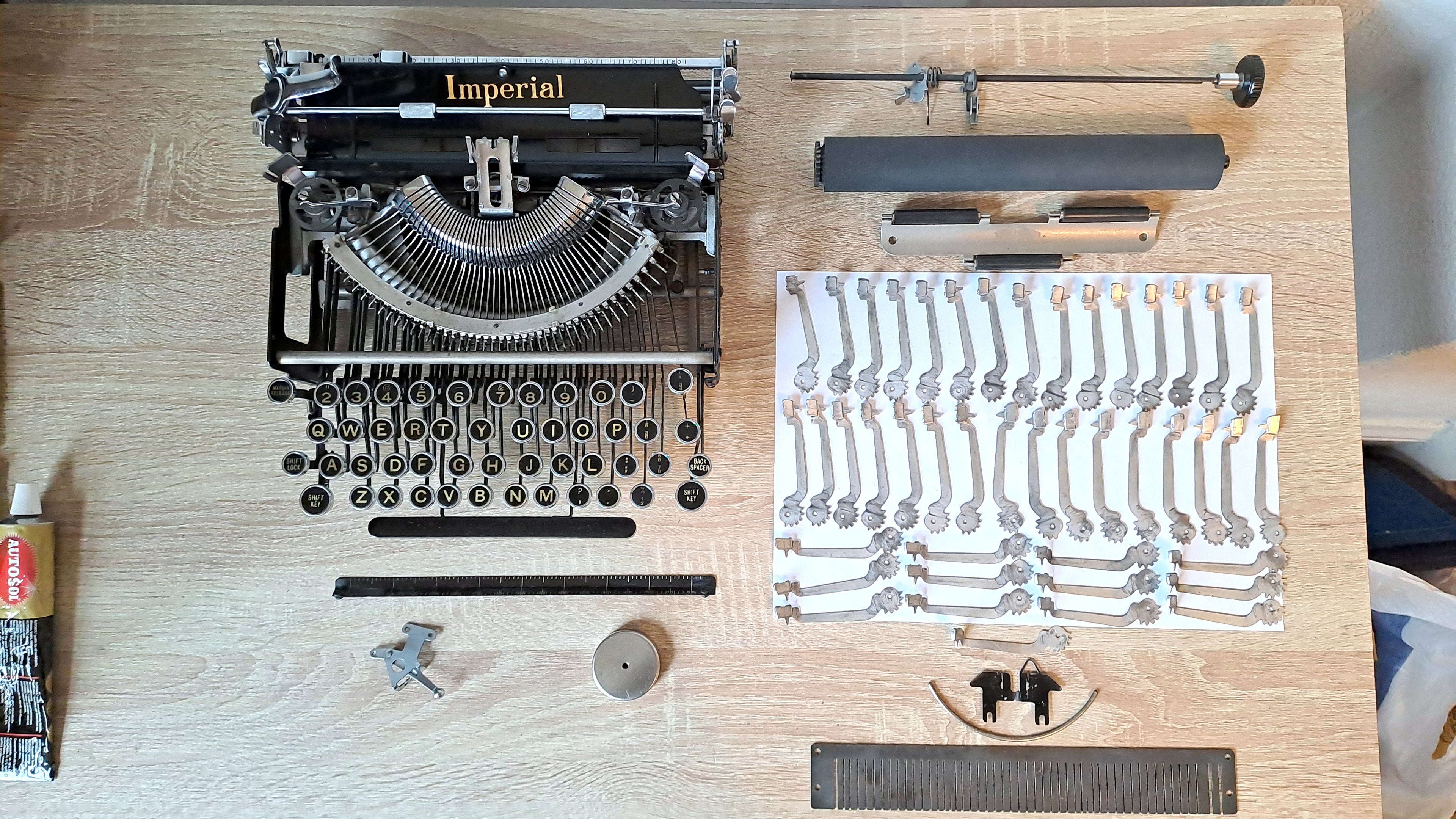 Imperial Good Companion Typewriter with Rare Secretarial Case, New Platen & Baseboard Feet