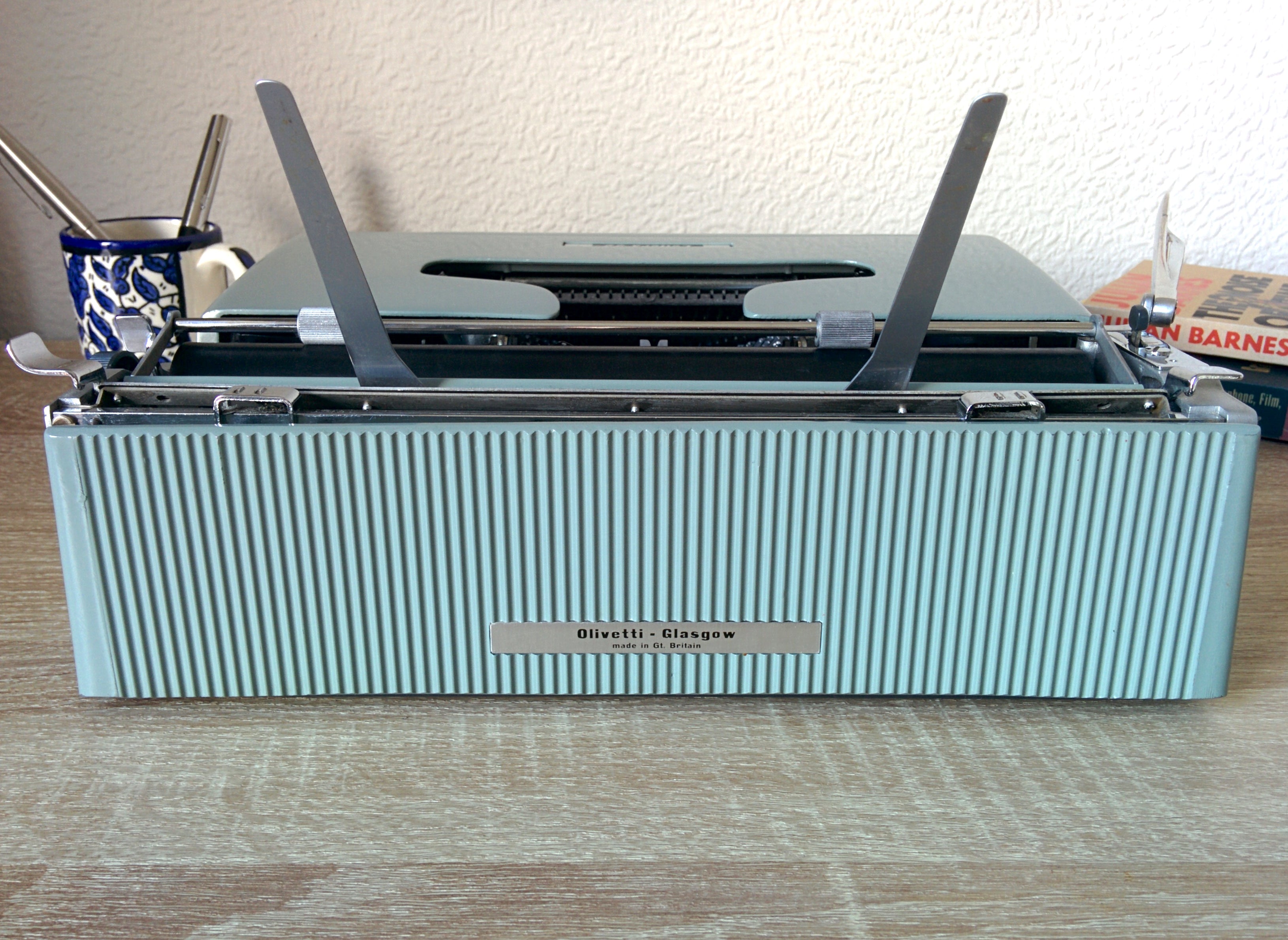 Olivetti Lettera 22 Typewriter, Math Keys