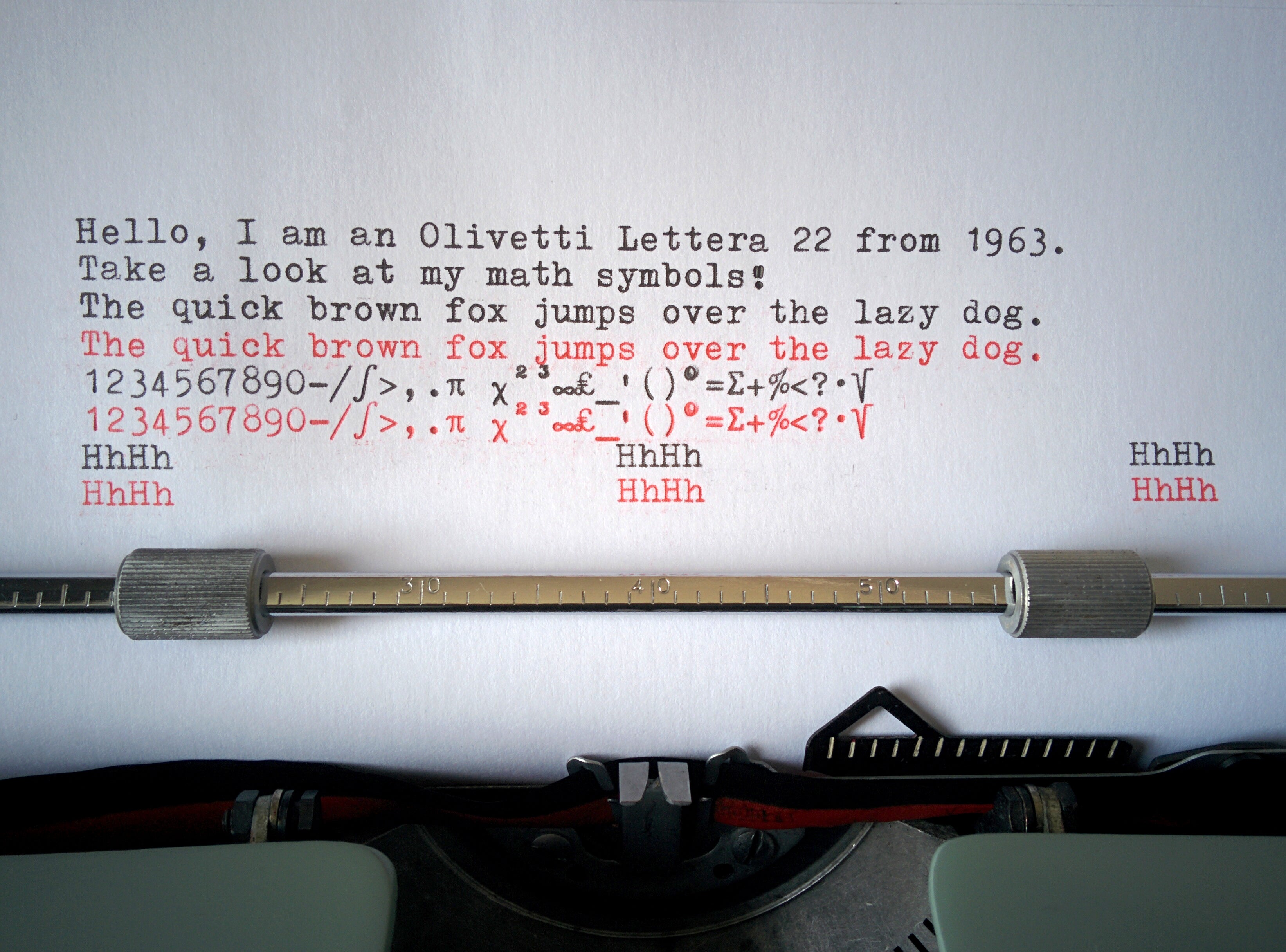 Olivetti Lettera 22 Typewriter, Math Keys