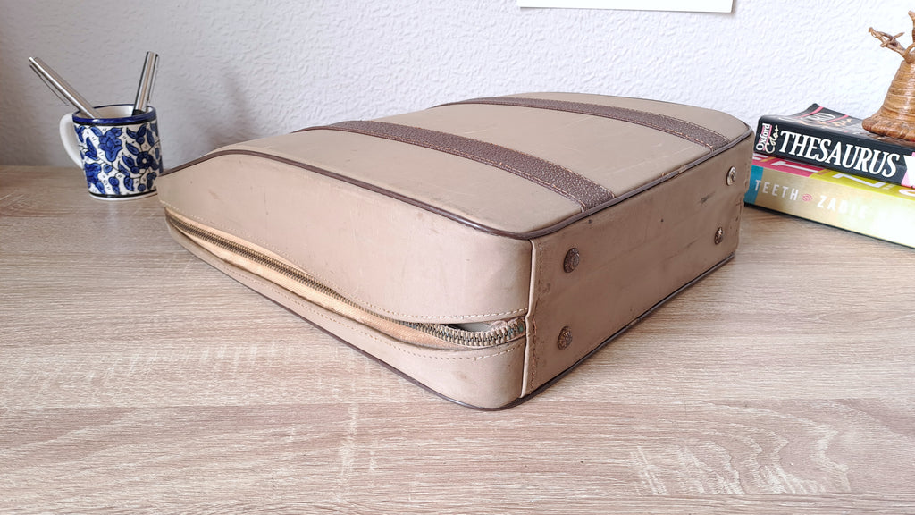 Olivetti Lettera 22 Typewriter