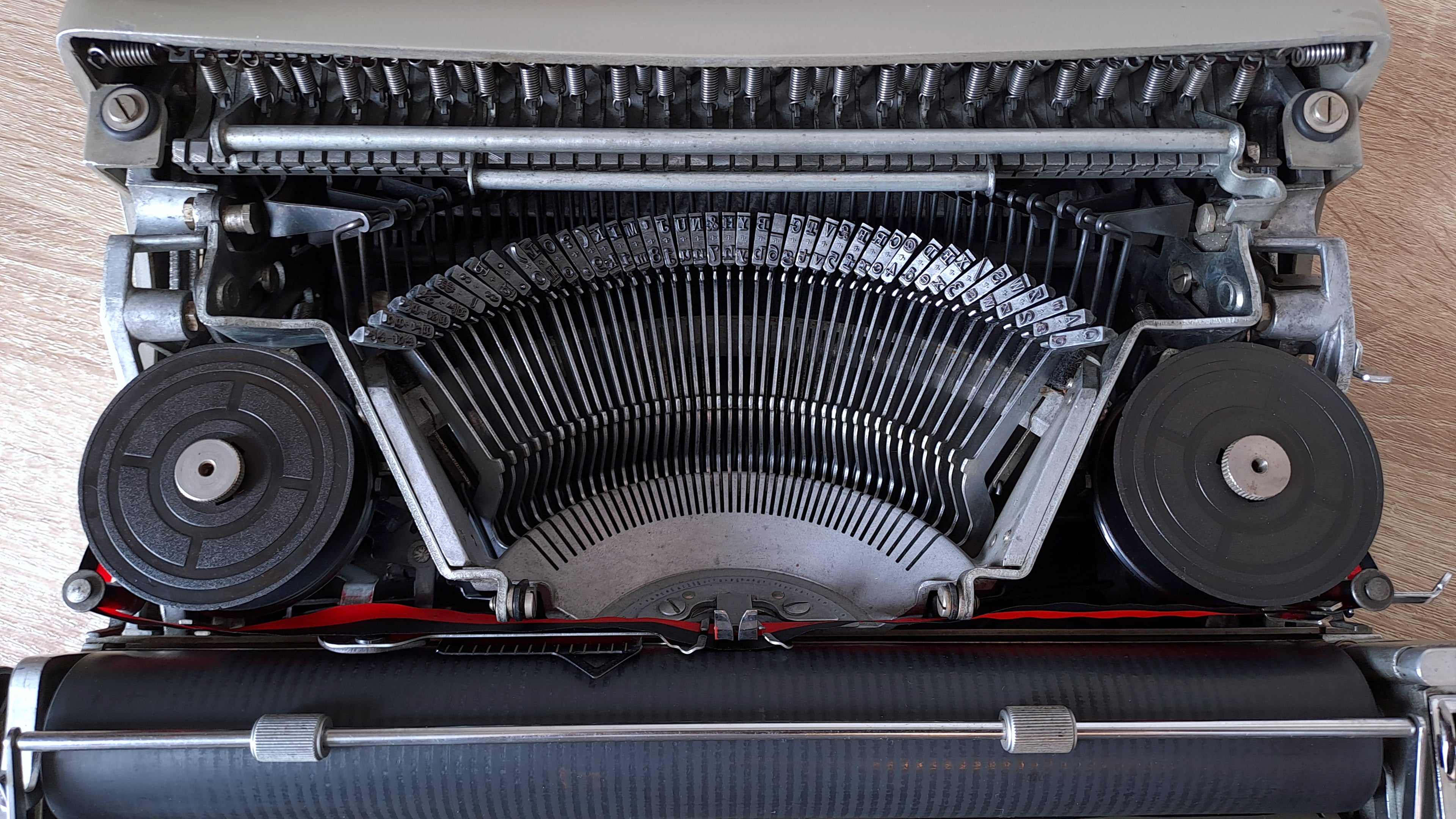 Olivetti Lettera 22 Typewriter