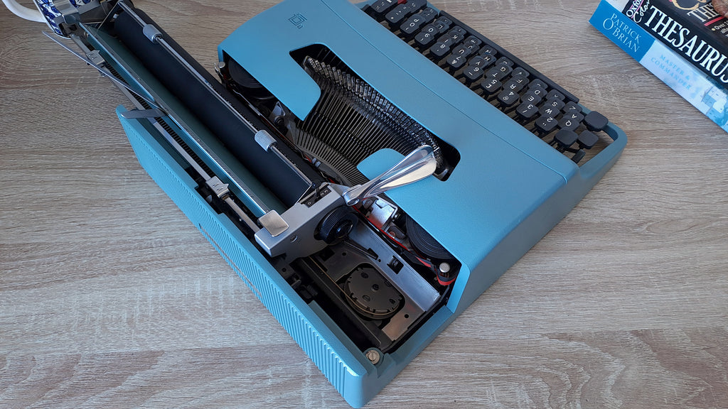 RESERVED! Olivetti Lettera 32
