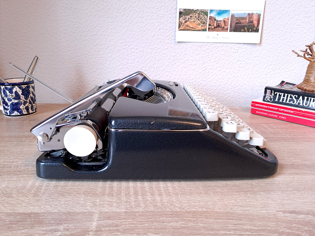 Olympia Splendid 66 Typewriter