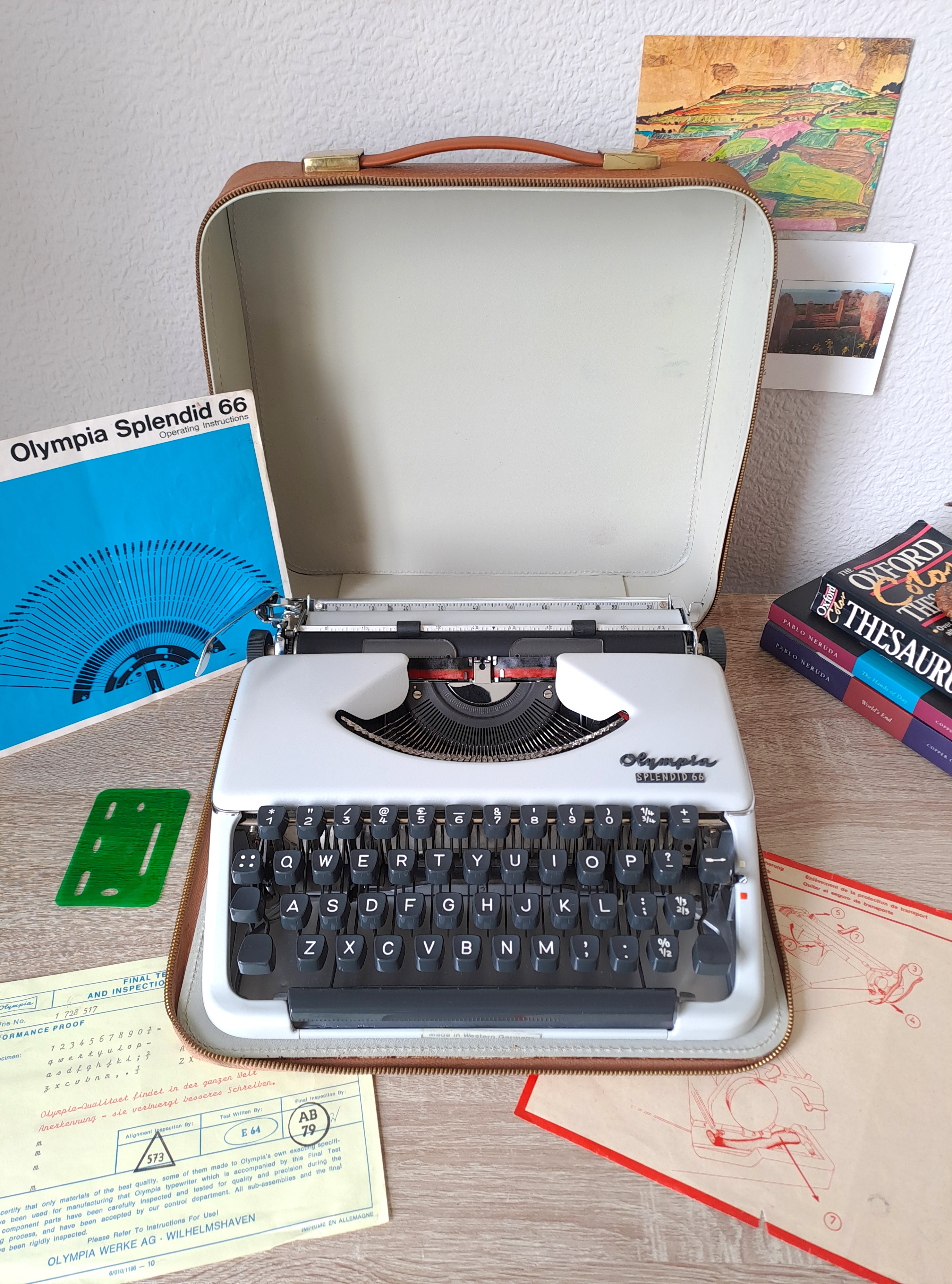 Script (cursive) Olympia Splendid 66 Typewriter