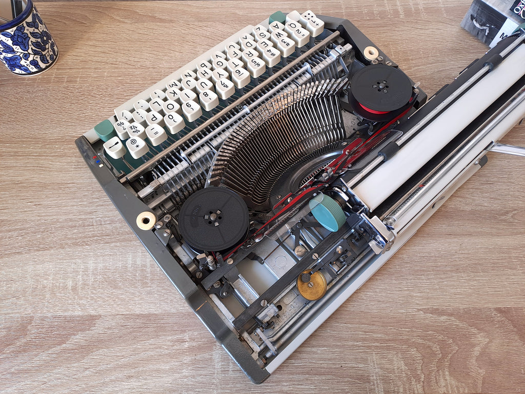 Italic Olympia SF Typewriter