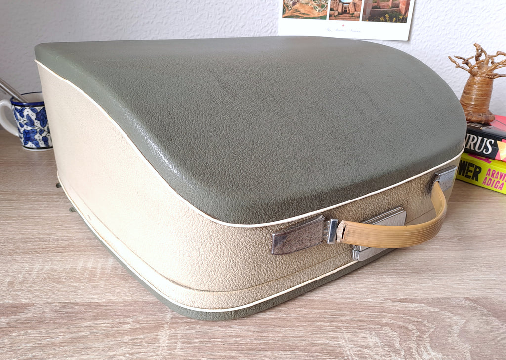 Script (cursive) Olympia SM2 Typewriter