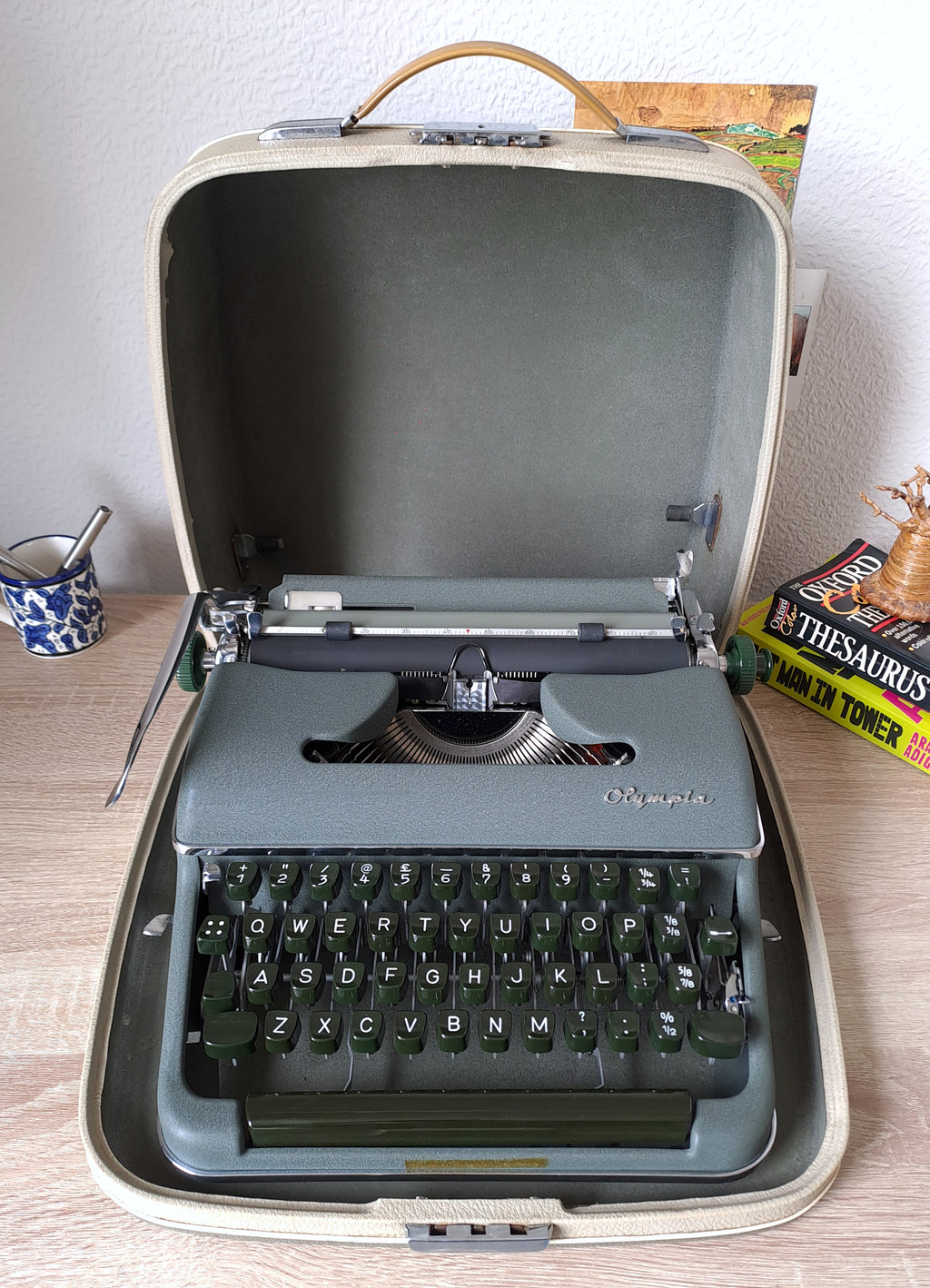 Script (cursive) Olympia SM2 Typewriter