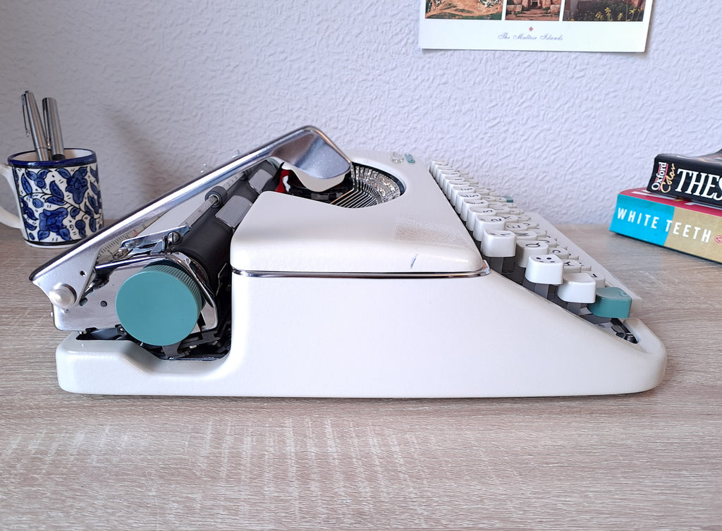 Olympia Splendid 66 Typewriter