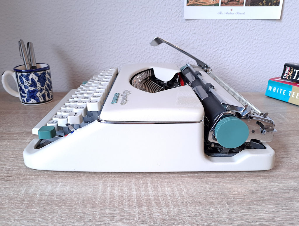 Olympia Splendid 66 Typewriter