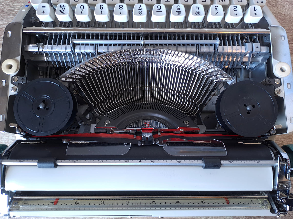 (RESERVED) Italic Olympia Splendid 66 Typewriter