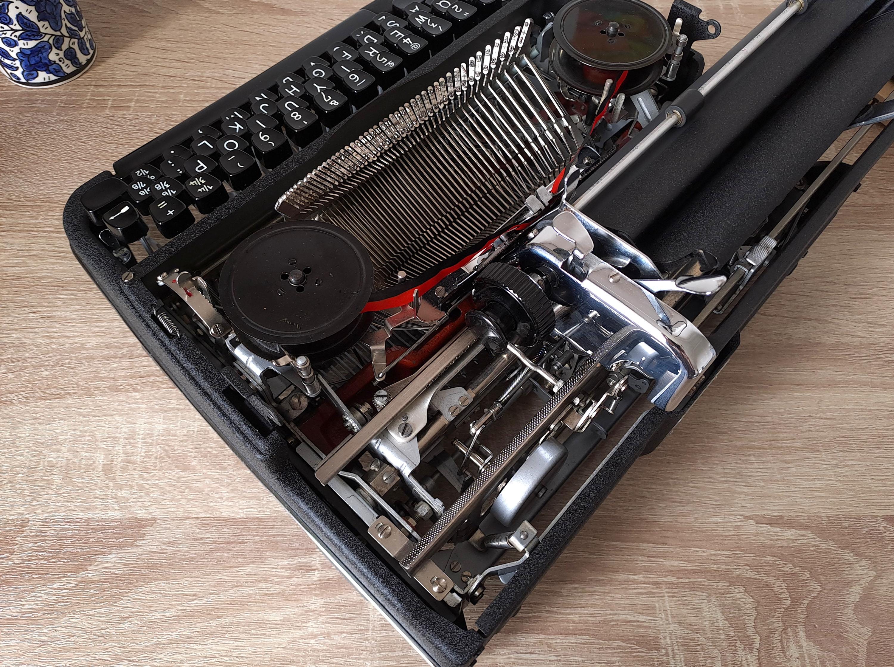Olympia SM2 Black Typewriter, New Platen