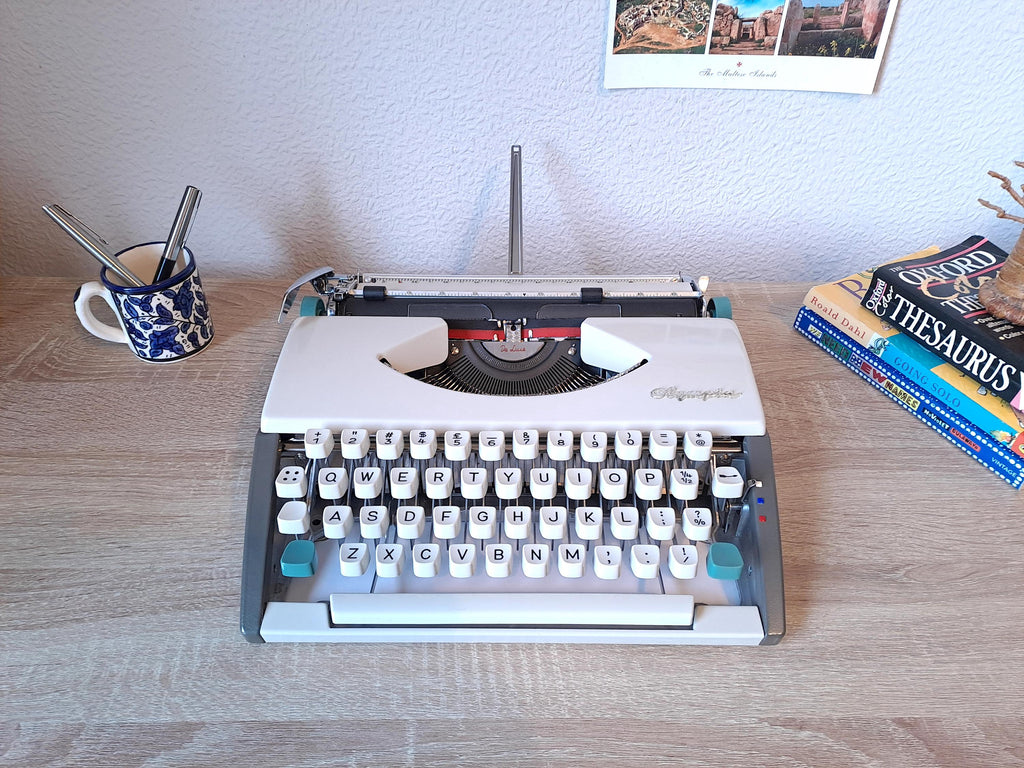Script (Cursive) Olympia SF Typewriter