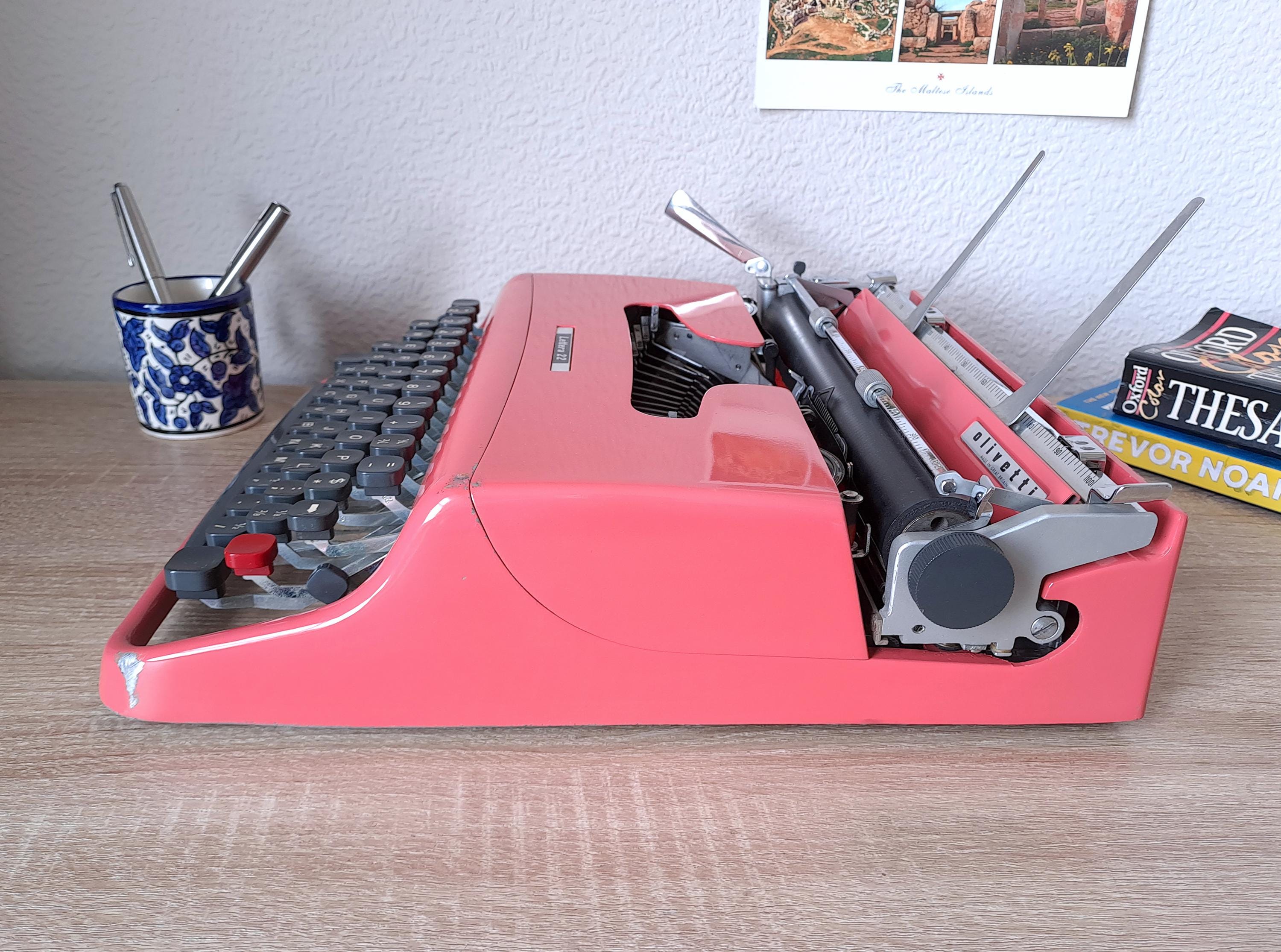 Olivetti Lettera 22 Typewriter