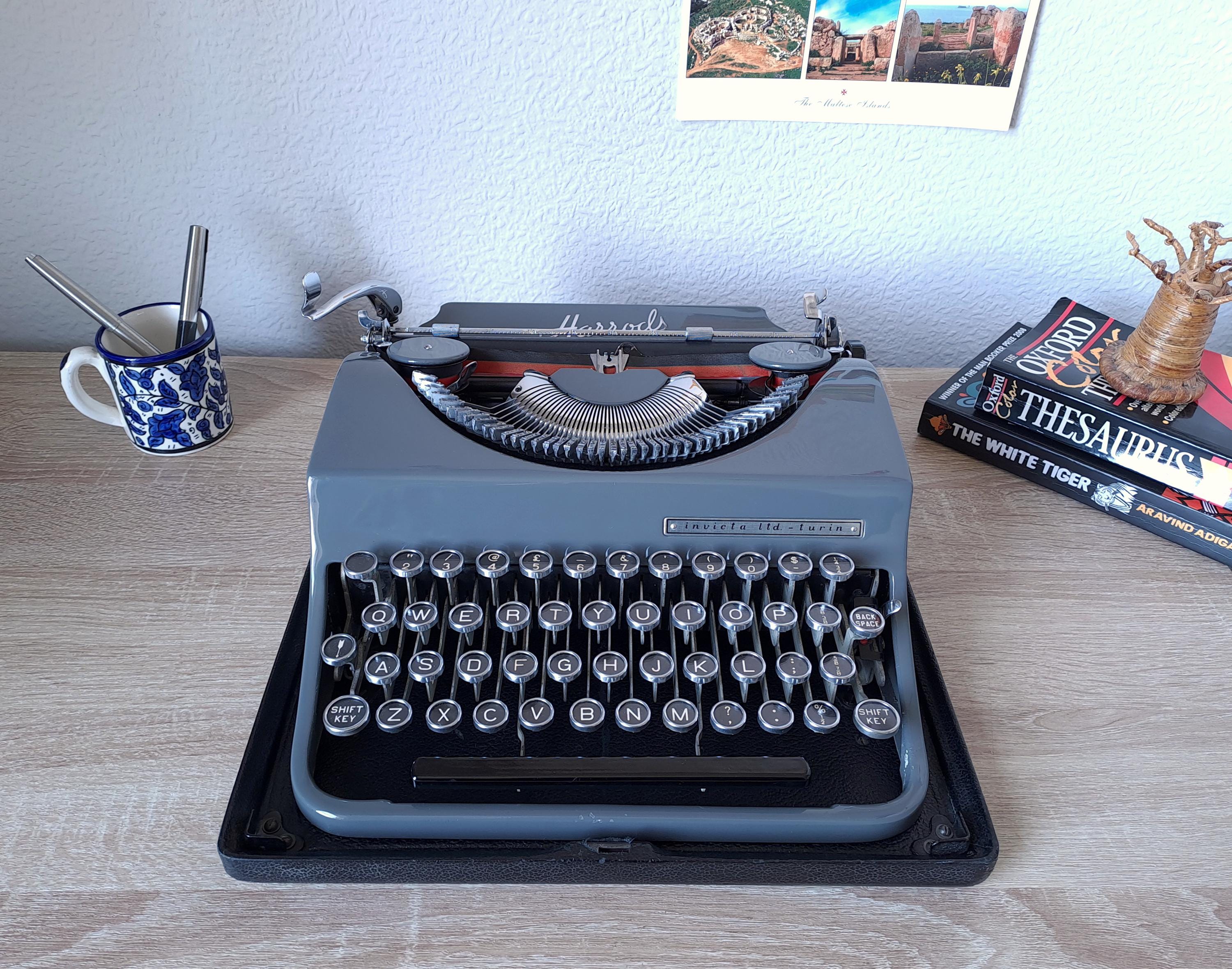 Harrods Invicta Typewriter (MP1)
