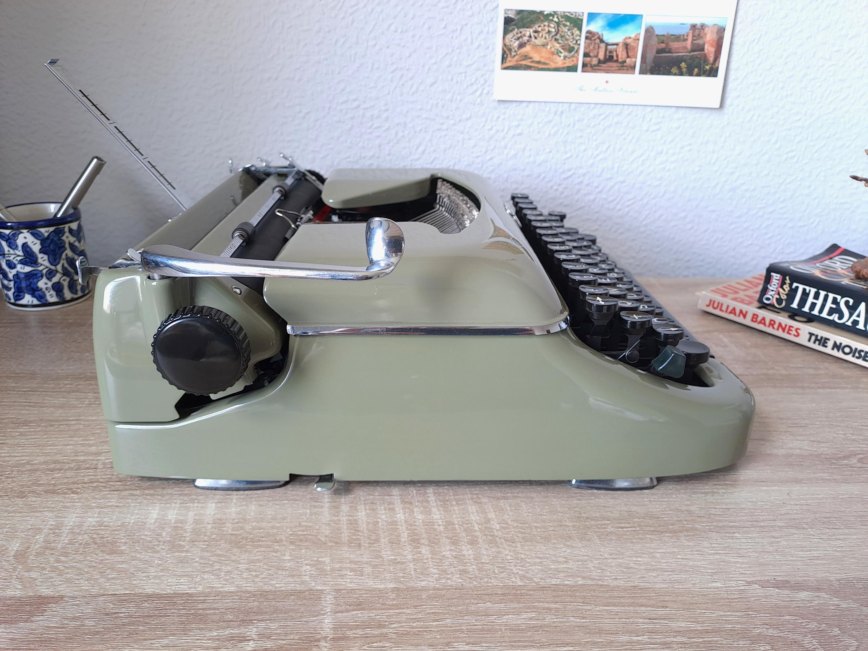 Erika Model 10 Typewriter