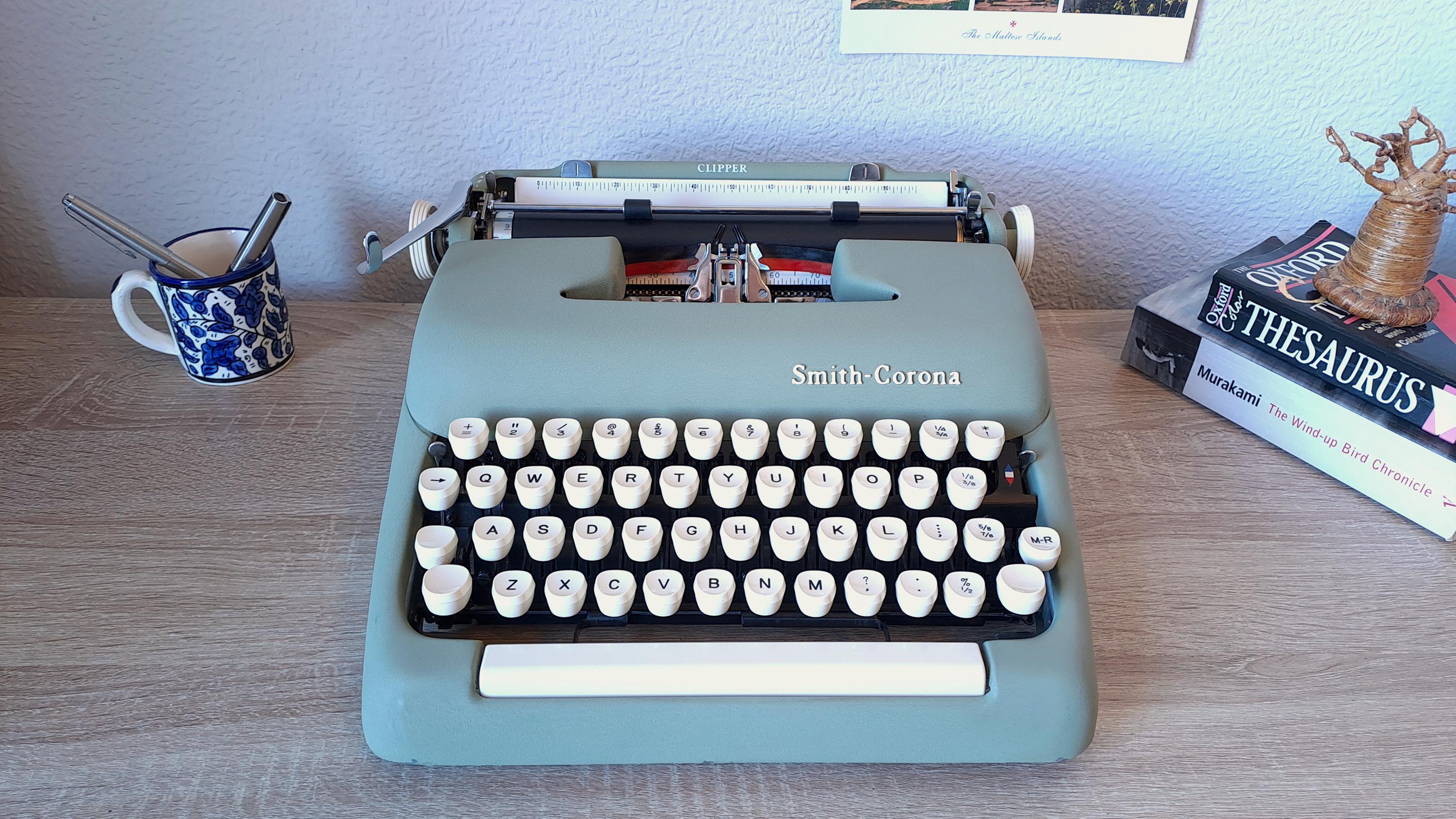 Smith-Corona Clipper Typewriter, Uncommon Seafoam Green & Holiday Case