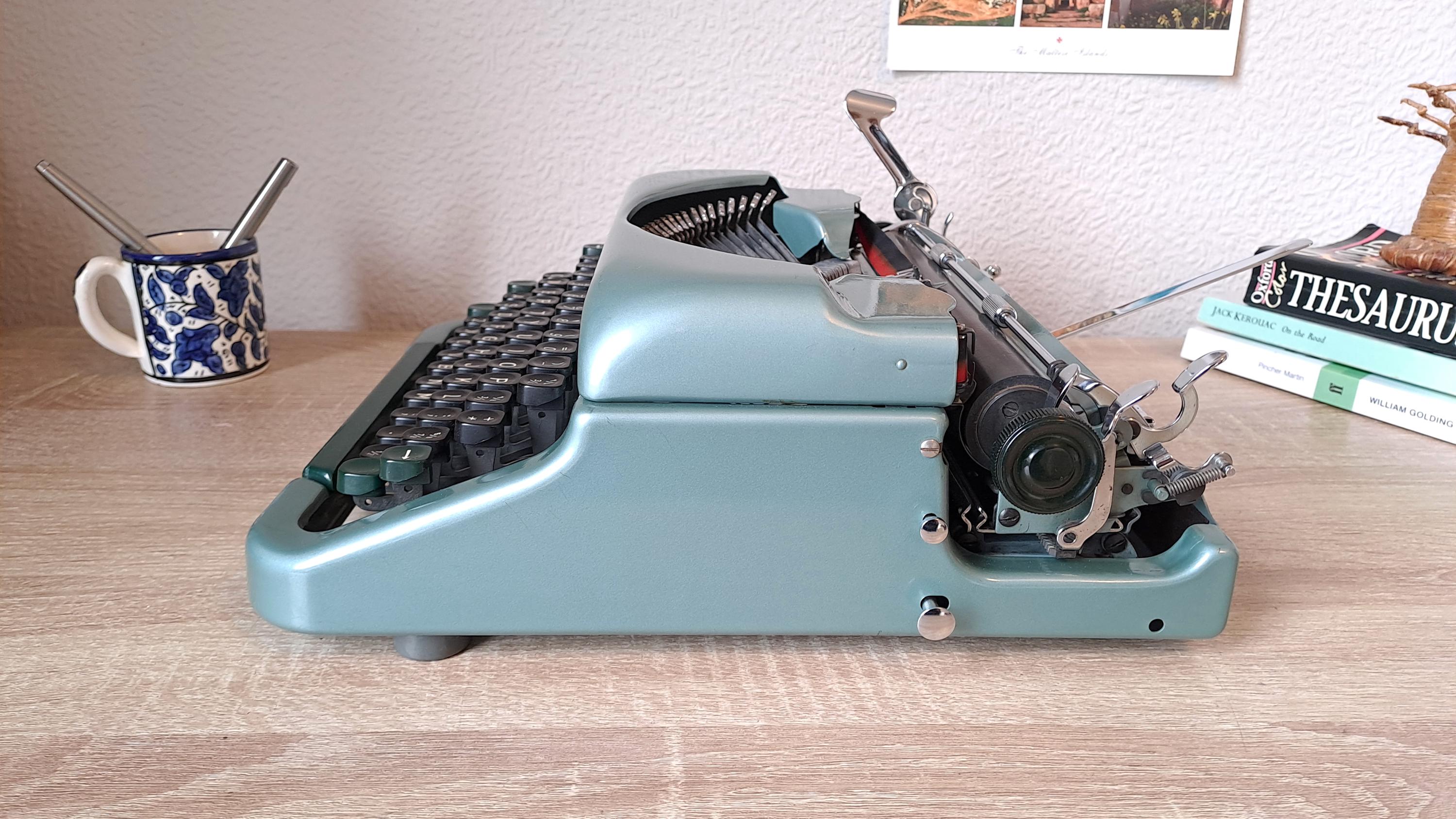 Imperial Good Companion 4 Typewriter