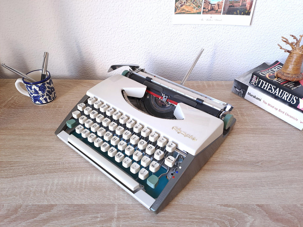 Italic Olympia SF Typewriter