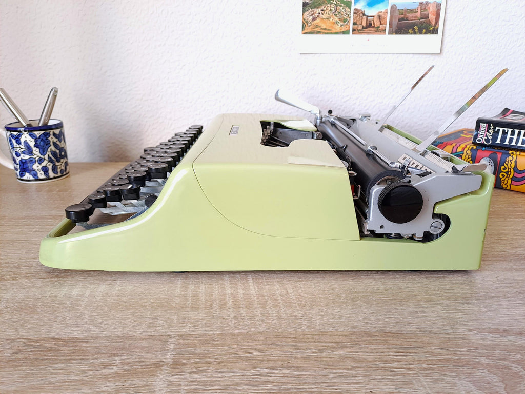 Olivetti Lettera 22
